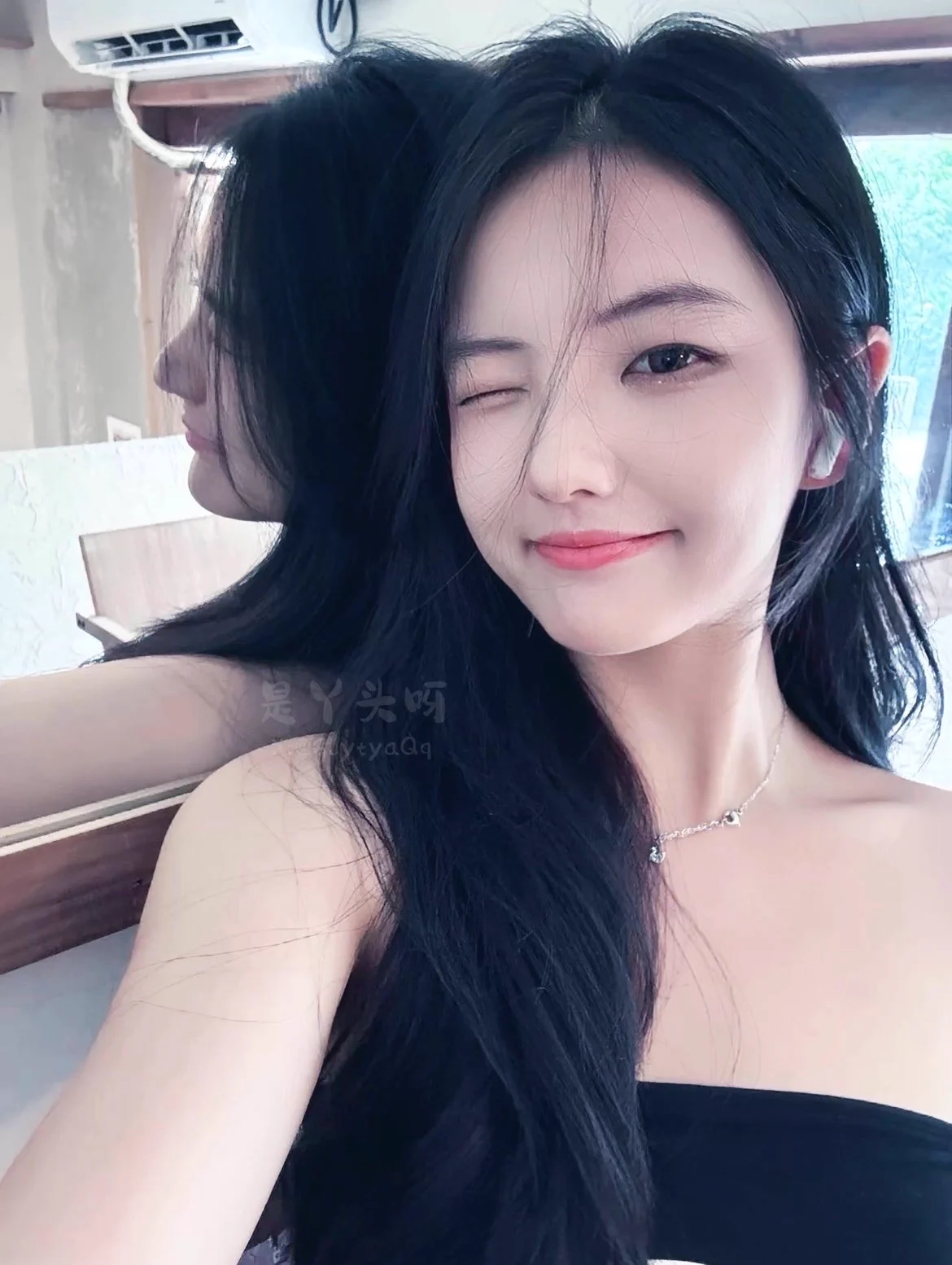 今天七夕情人节玩个特别的，现在骚屄和屁眼都已经被灌满了精液，爸爸们玩过同时两根鸡巴插我骚屄里内射，现在又要玩一次两根鸡巴双龙插进嘴里让我给他们同时口爆吃精👅 https://t.co/PTCMqjVIx4
