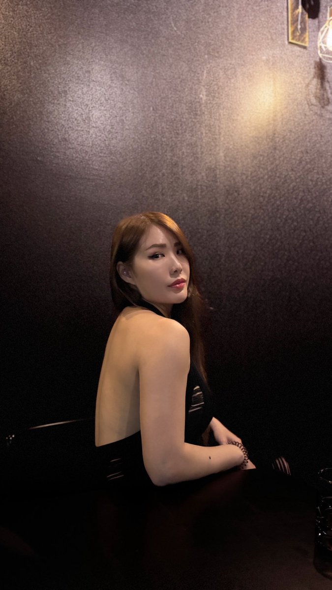 以前的我v.s現在的我

不要拍臉 拍肌肉🤡 https://t.co/BPUiLq5DBc