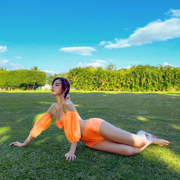 今天心情超色，来陪我 https://t.co/yBdhTR30Qz