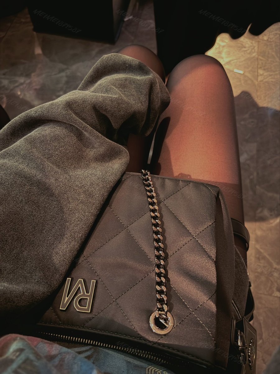 突然覺得我穿這樣
半夜走在路上好像有點危險 ᐠ( ᑒ )ᐟ

偶罵罵 - https://t.co/ZBC02q4oGi