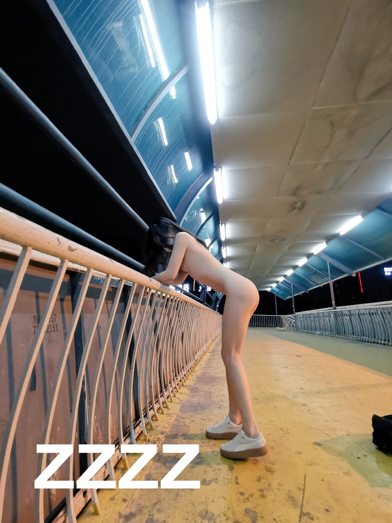 好想坐在你腿上慢慢磨 https://t.co/a2triAJpfy