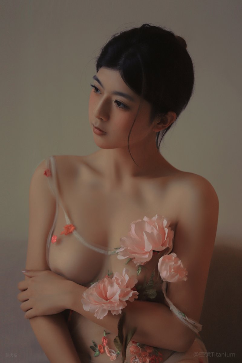 “轻纱覆梦来”              

摄影：@kjtitanium_

#写真 https://t.co/MFmwEnM61S