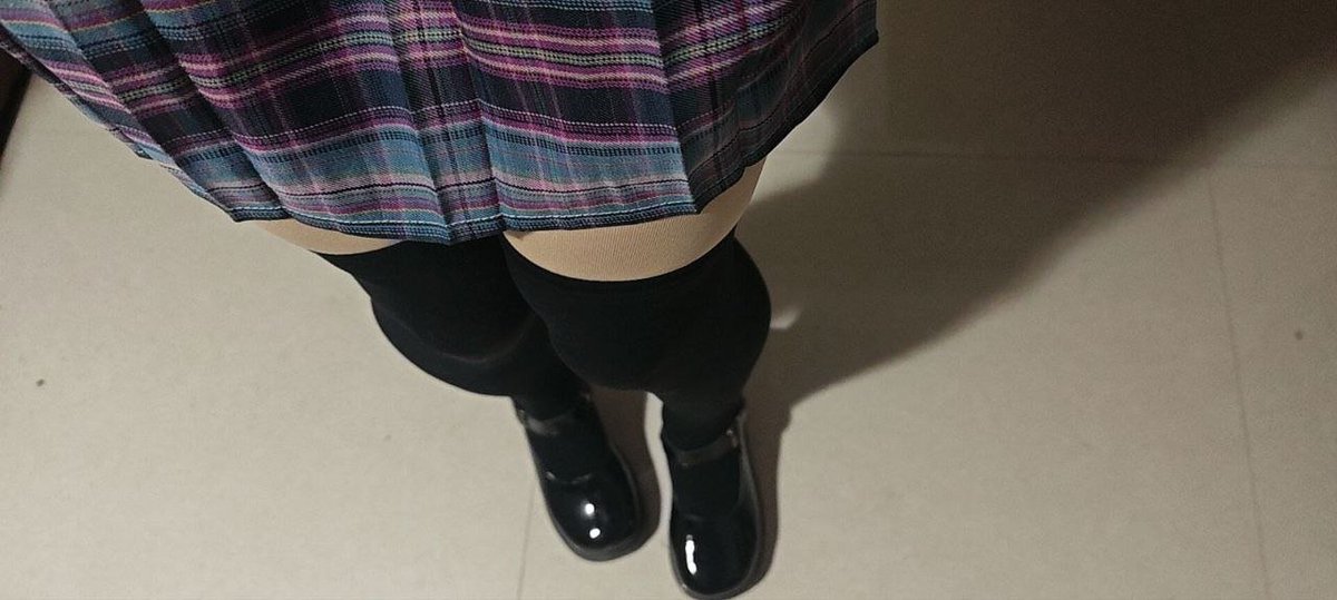 这个母勾也是我雌的叫蓝蓝，丝袜露出爱好者，我怎么玩她呢？让她弄脏鞋子里，然后穿上,前🔒肉塞着尾巴伪街，别人异样的眼光盯着她就爽的不行了，🔒里面又流，回去让她闻着发酵的原味丝袜继续发烧🥵她还在伪街的时候玩过素人🐕
 #RP幻想向    ----想像这样实现你的梦想？ https://t.co/rIpZ1fTEfG