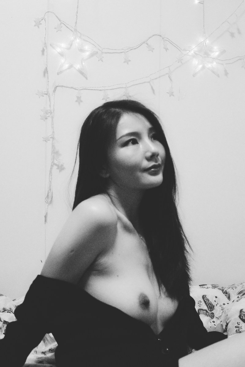 你笑起来，整个世界都亮了。 https://t.co/y3Zfrv78V4