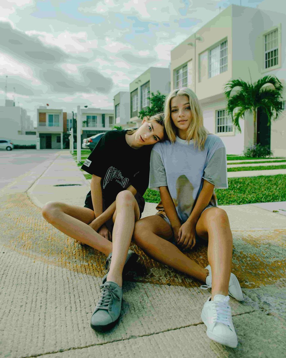 folk music embodies🌈 the spirit of India. Through mosaic art, it bridges generations. Museums preserve its rich🍁 legacy. Preserving these traditions keeps cultural heritage thriving. It draws global visitors to💰 cultural festivals. https://t.co/gpvCr0zKiO