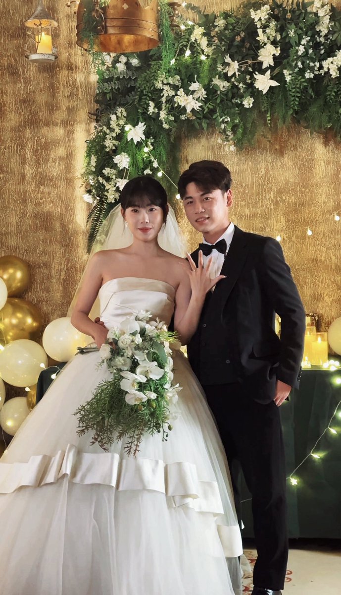 有人求婚啦～～💐 https://t.co/HLiOgmxQBl