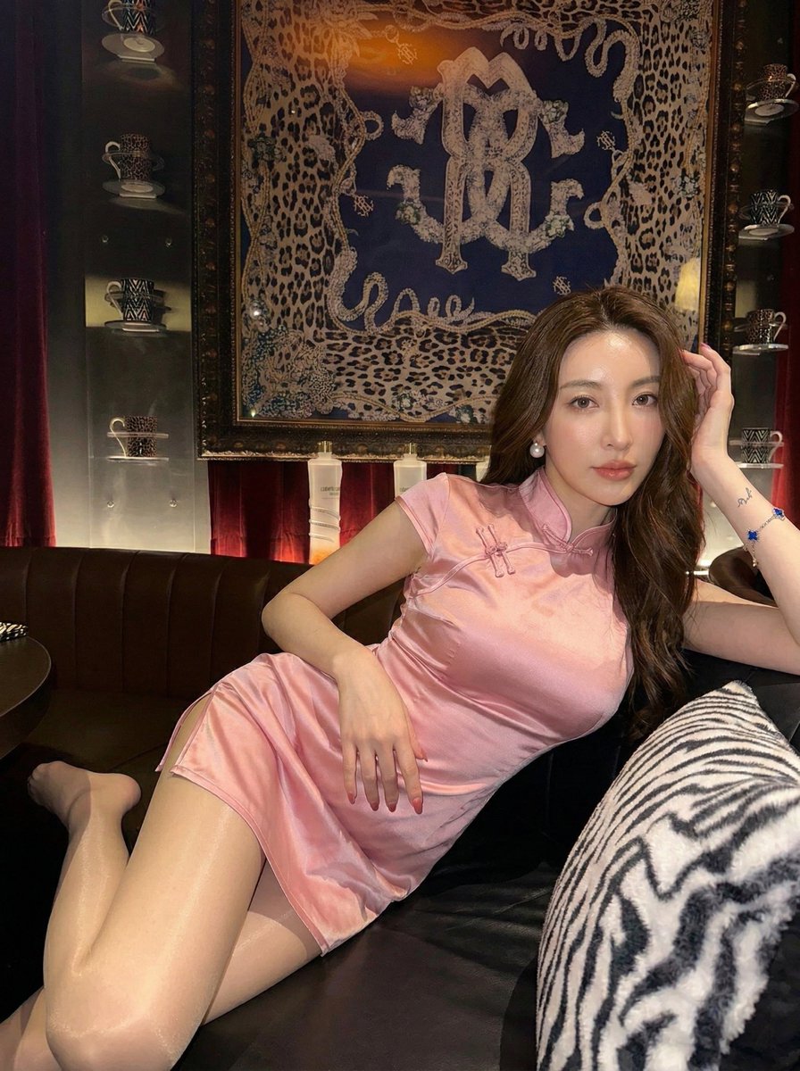 旗袍锁住矜持，开衩释放野性 https://t.co/7PS4f3naCu