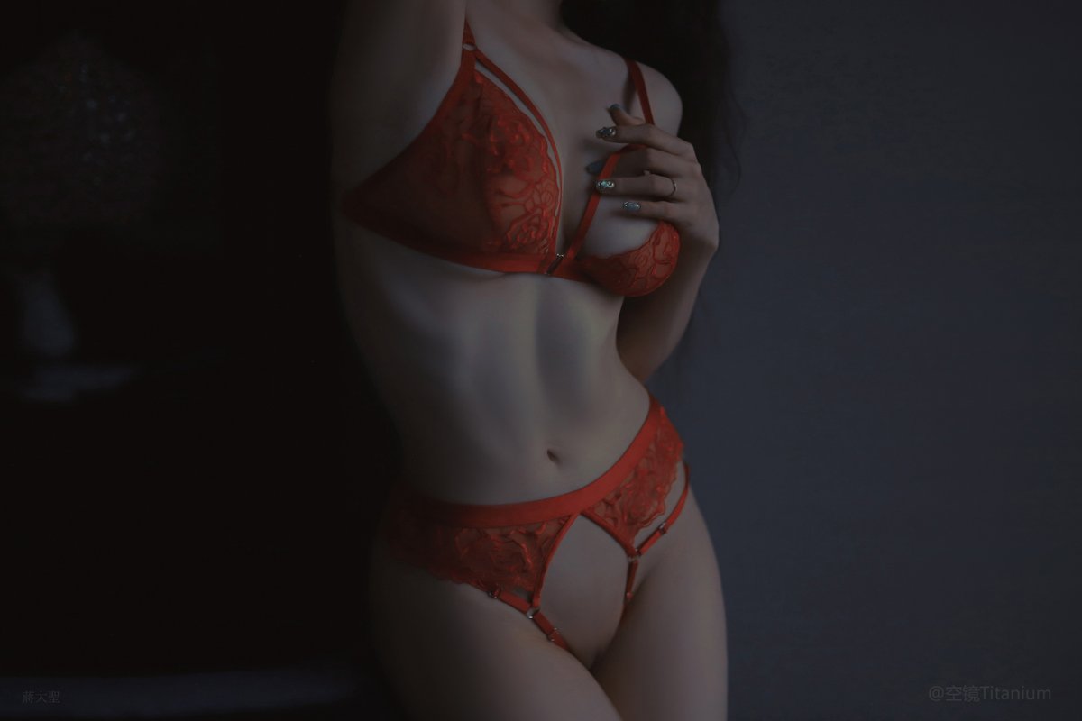 “遗落人间”

摄影：@kjtitanium_

#油画风 https://t.co/2j0tyEqfzp