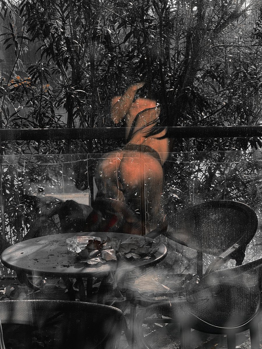 暗黑系老师，少妇是我本科期间任课老师，过年她回老家了，一个假期都没有见到开学的时候也比较忙，总是给我发微信问我到学校了吗，这两天我有点感冒喉咙痛，她说来我家“治疗一下”，我拖着生病😷身体，耕耘着别人家的老婆，老师说了这不是你最喜欢干的事情嘛，在别人的婚床，艹别人家老婆，感冒也要干。 https://t.co/mAgc9QHUXq