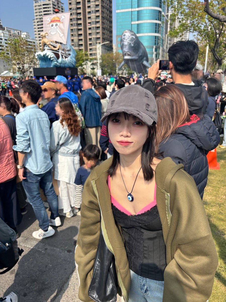 今天有去看遊行的舉手！
沒去的舉腳 https://t.co/3PBv4eEQS4