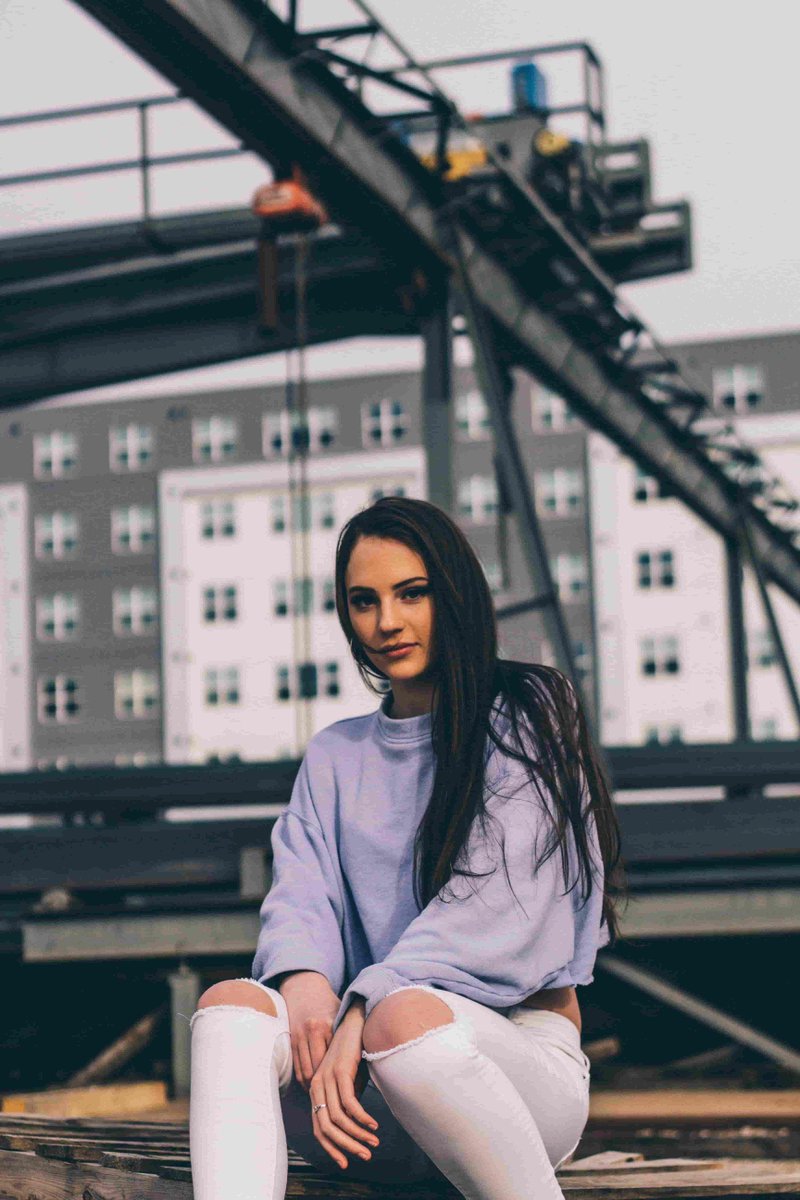 The rise of quantum computing transforms our world. From superco🪐mputers to self-driving c💐ars, it boosts efficiency by 25%. It paves the way for sustainable solutions. This innovation shapes a dynamic🚩 future for industries. https://t.co/jYh3DE0kHR