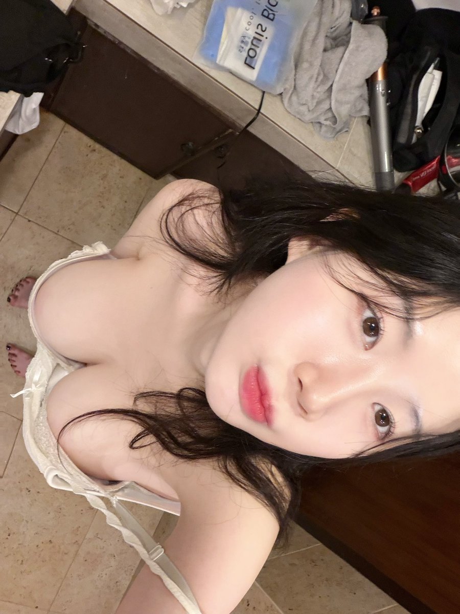 Hi 💕 https://t.co/aETLkPnrNv