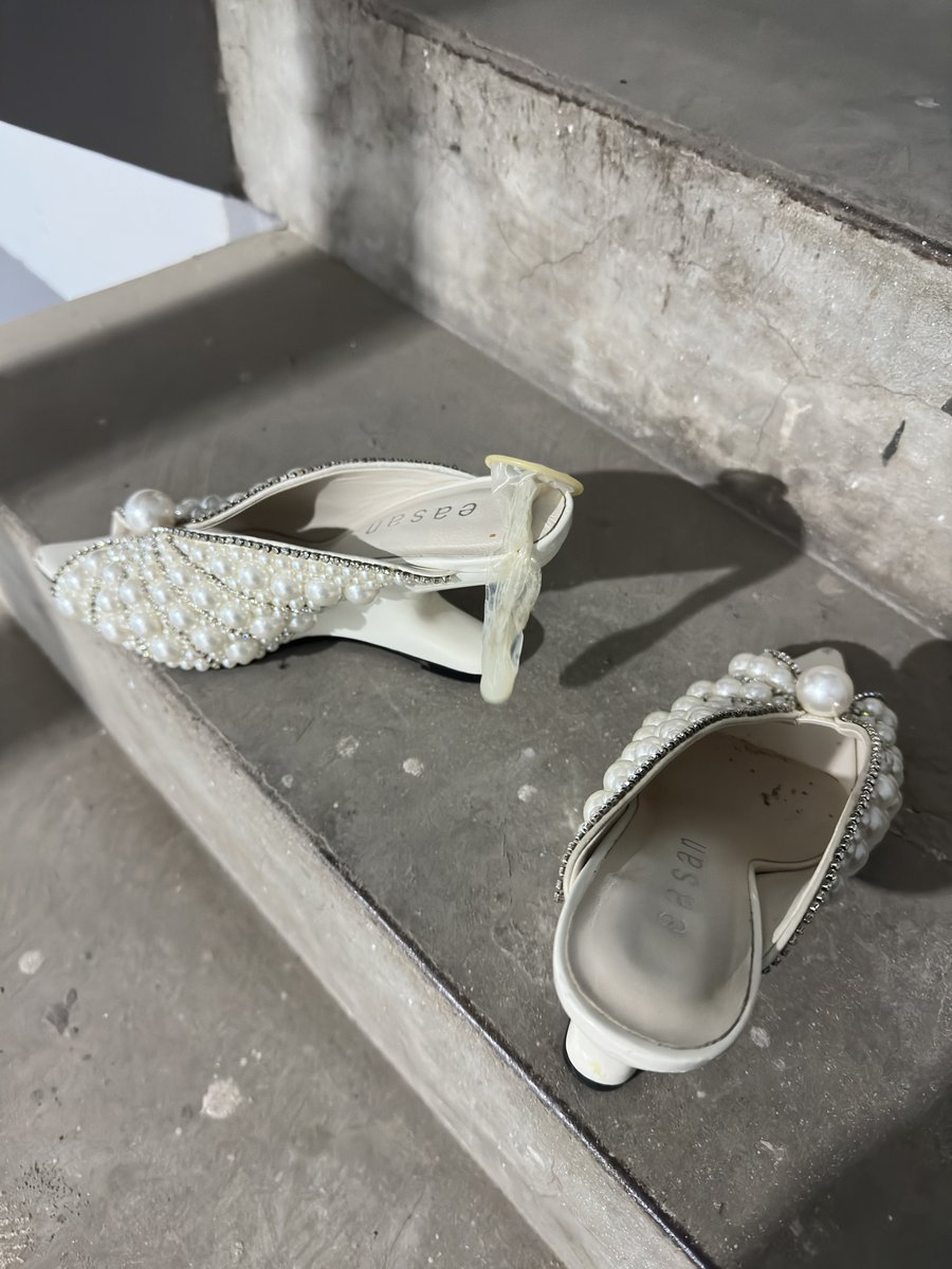 今天继续努力玩爽董事长骚鱼嘴，鞋子依旧骚性感。 https://t.co/DvtxDvTn0v