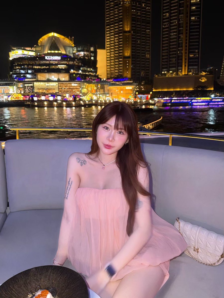 𝐻𝑎𝑝𝑝𝑦 𝑏𝑖𝑟𝑡ℎ𝑑𝑎𝑦 𝑡𝑜 𝑚𝑒 🧁✨🪞🫶🏻 https://t.co/rlfK9RHW2O