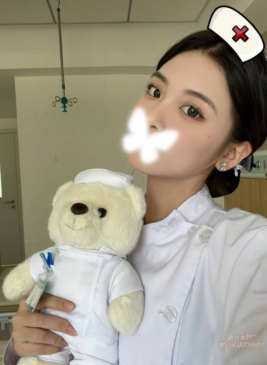 给粉丝送了个护理小熊，结果对方脑洞直接开到天花板，说想试点不一样的“喝饮料方式”…

一开始觉得挺离谱的，但这种带点疯狂又放纵的感觉，好像又有点让人上头🫣

你们还想和小严解锁点什么新花样？评论区或者私信报名，下一次换个粉丝试试～✨ https://t.co/ad2xg1rcHi