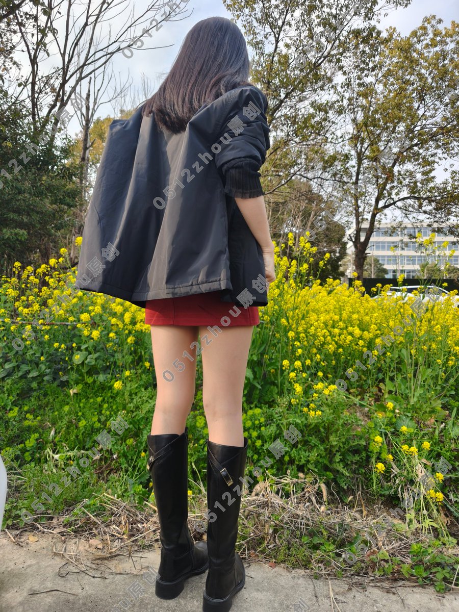 早期的我们3：后面又遇一屌丝，我给他约在老婆公司门口，当时老婆还是金融白领，我也发了很多她的工作照片。现在想想悔的肠子都青了。为了证明自己反而陷入危机。然后见面，老婆一看对方车，一辆POLO，副驾还有儿童座椅。碍于情面，老婆还是入座后排跟他聊天，当然，最后门槛也没要，就开始疯狂骂我。 https://t.co/SbcZJbUcBe