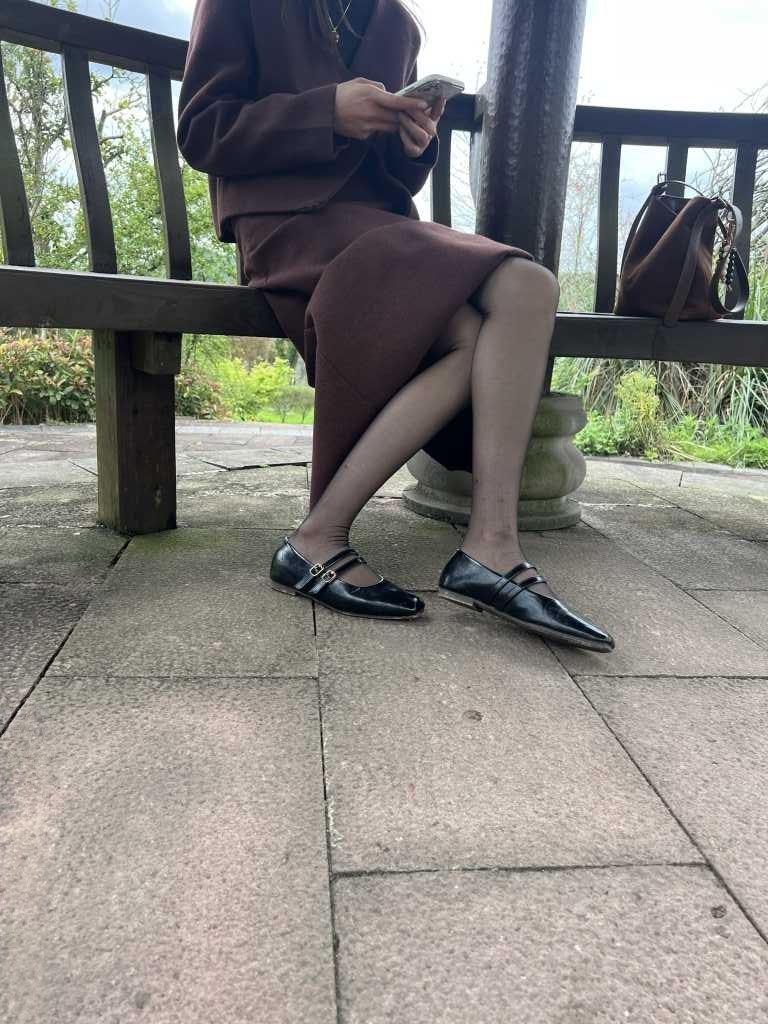 春暖花开时，南京城的红杏出墙头，少妇约着我一起去爬山游玩，突然性瘾发作，在山上凉亭里来了一场别开生面的做爱，面朝绿色，多么像她老公头上的帽子，体验了不一样的乐趣，真是春光无限好，操得骚逼爽呀，后入式完美展现一对屁股不停的晃动真是极品淫妻，被操还不忘拍景色发给废物老公看。 https://t.co/cUOHhxwTld