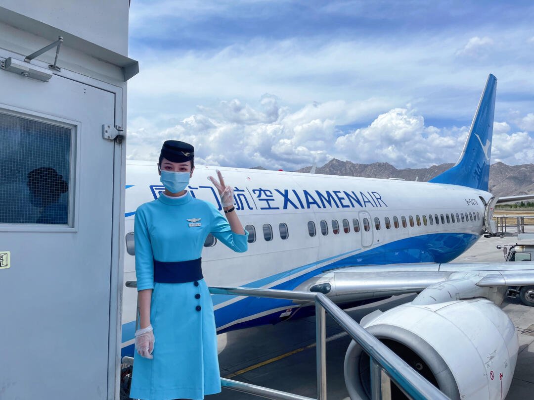 有人说我穿制服很美，

其实更美的时候，是把它慢慢脱下来的那一刻。

那你是喜欢我上班的时候，还是下班的时候呢

顺手拿了一下推特，仅此一个账号哦！ https://t.co/gO7ONA2ZnE