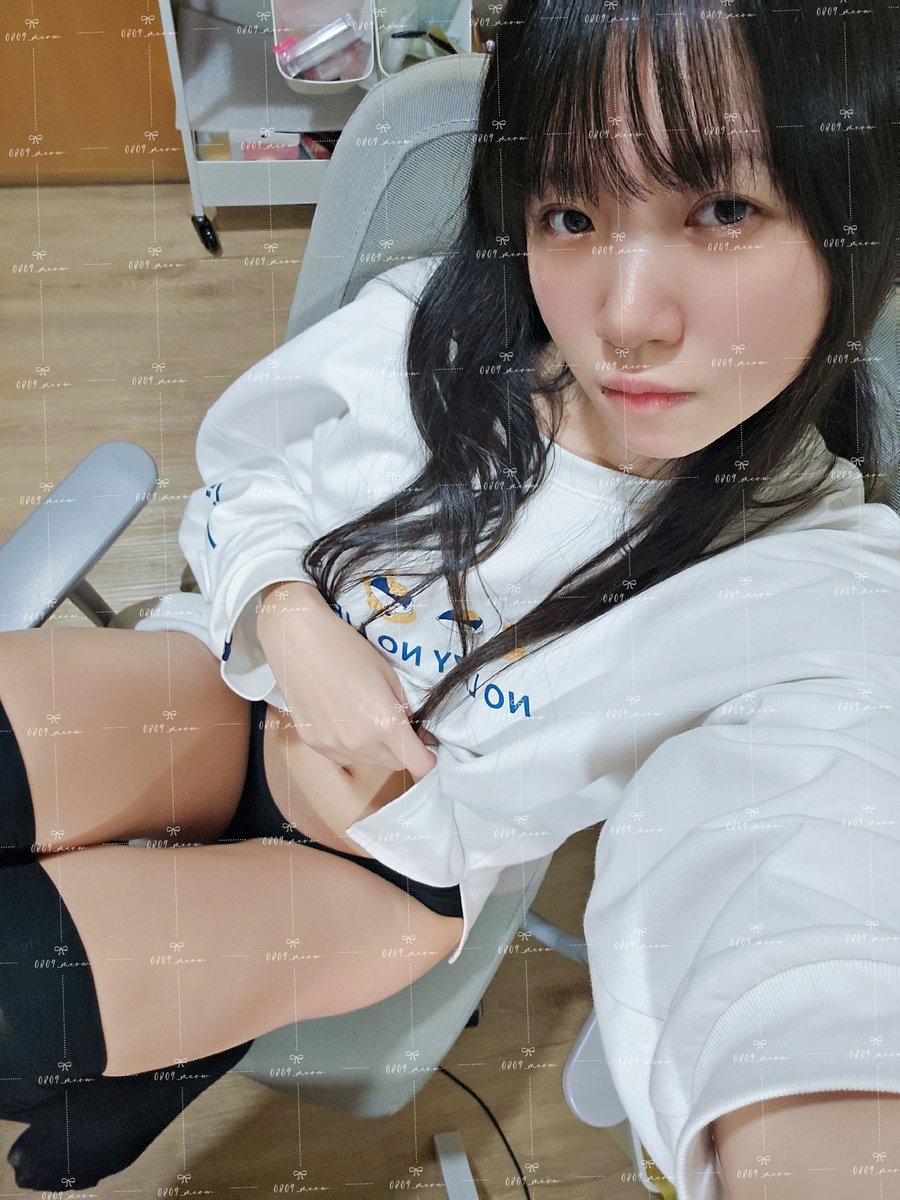 🤍現貨專區🤍
白膝上絲襪600
膝上襪600
膚色絲襪600
內褲800
襪子買兩件優惠1000
內褲+襪子優惠1200
私訊不另附照片 匯款後寄出 無客製化

3/28、3/29會去大人國 可匯款後約大人國面交 詳細資訊請自行查詢大人國 https://t.co/CifkpxZP4x