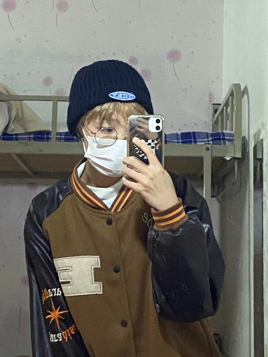 女大学生宿舍反差系列（26）
@wsdsbs 
@woshuaibao
 @hutuiaitewo
@meiridabishai

#反差 #反差女大学生 https://t.co/B6y2xxIPoR