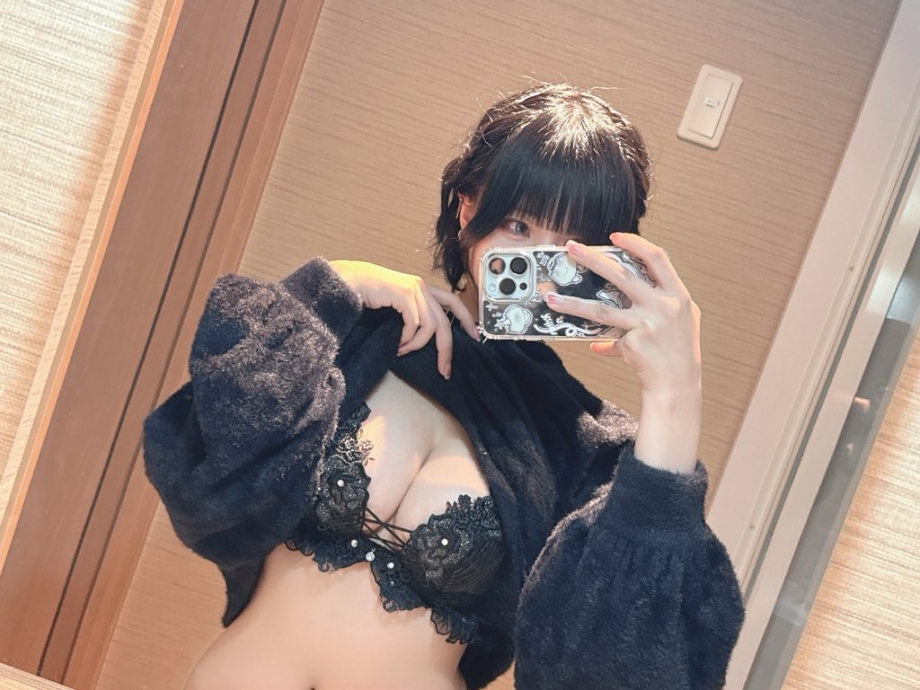 微露臉的版本 https://t.co/1E2v9PeDKs