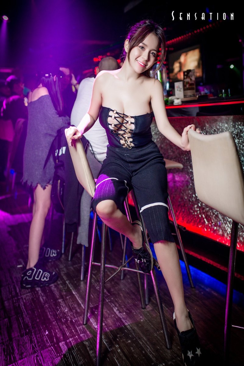 這樣穿去喝酒會很誇張嗎 https://t.co/YoqxiQepkO