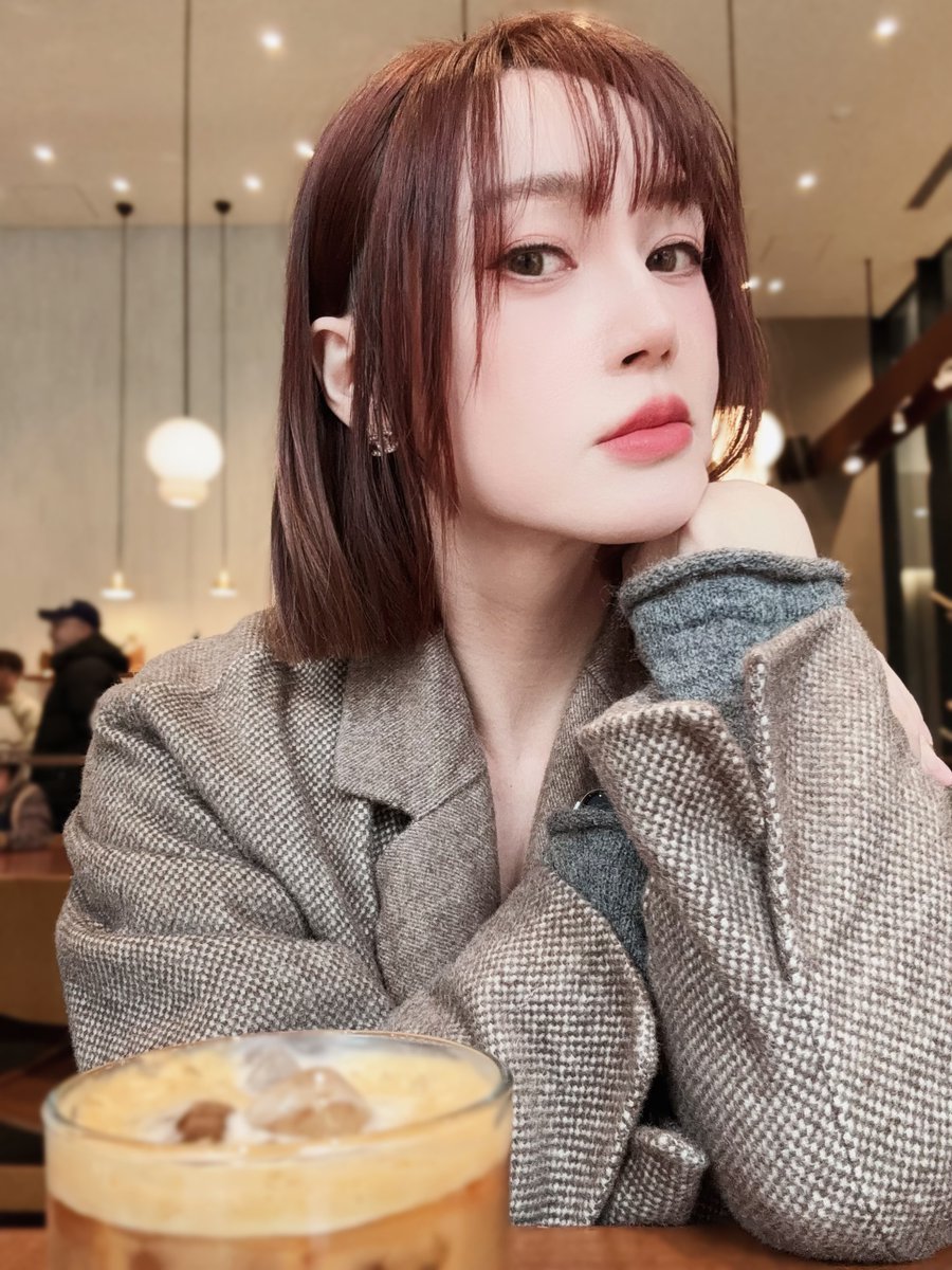 壁纸一张 https://t.co/BM8ARnTm8C