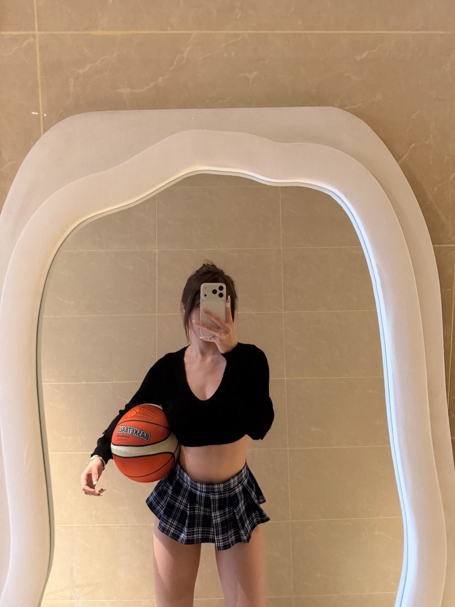 宝子们～ 我在打比赛决赛！！来嘛来嘛給姐姐加油  

抖音上搜sunny77就能找到 ❤️❤️❤️ https://t.co/A08nfB0c1k