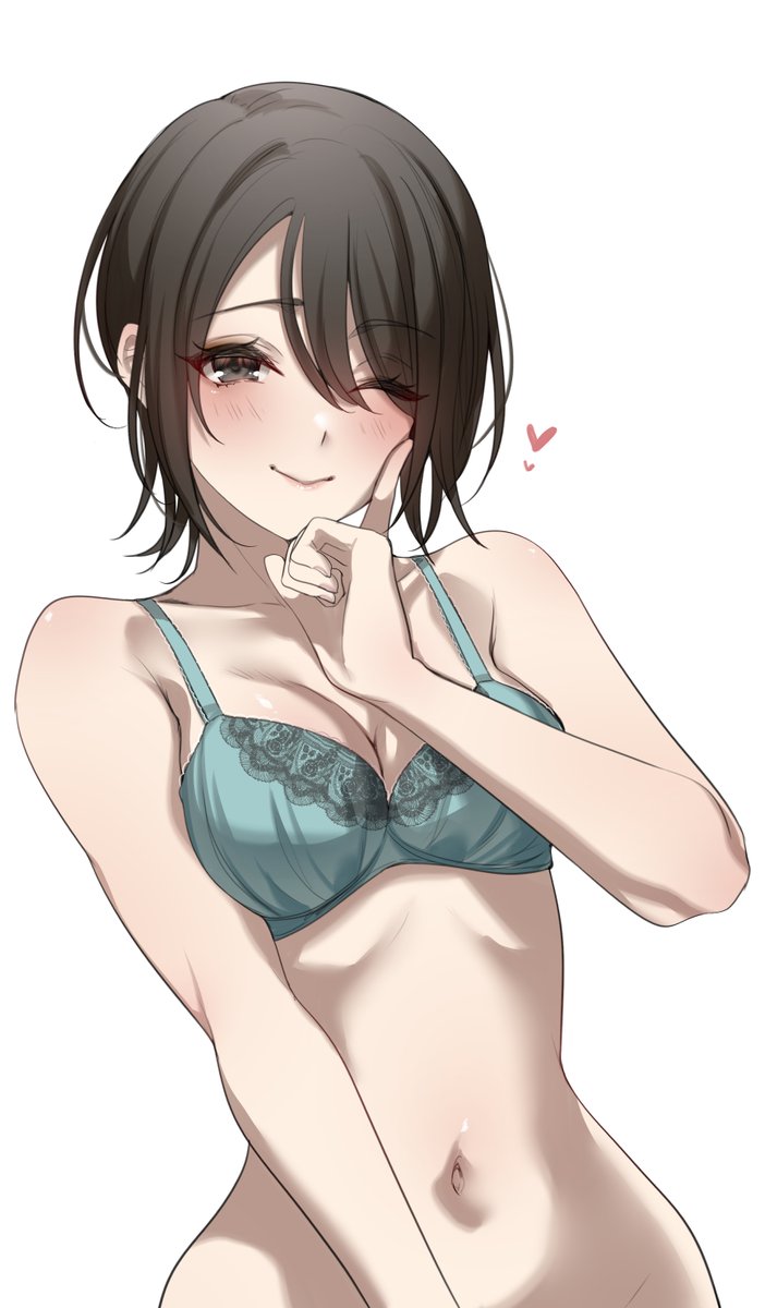 今書かせていただいてる漫画のお医者さん系ヒロインです。９話から活躍してくれて個人的にデザインが好き。 https://t.co/LuMnj08zlt