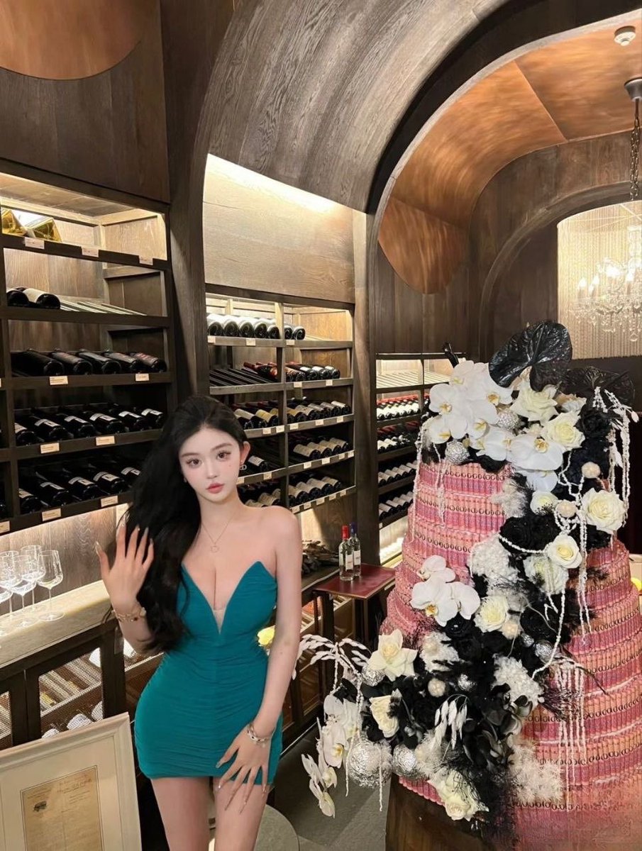 #上海
172G·标准漫画身材，腰围64，臀围100，胸围98
·胸型超美不下垂，常年健身S曲线，丰臀
肥乳，无小肚子无赘肉，皮肤如婴儿般雪白细腻光滑不长痘
·打扮性感洋气，
不良爱好，性格热情

·极具诱惑的眼神让你欲罢不能，

🐧：3981877874

🍑✈️：https://t.co/ryMz1mR2j6

✈️ https://t.co/m85Meob0K7 https://t.co/PoC0vUBQhz