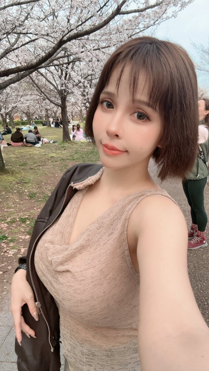 來大阪城走走看櫻花 https://t.co/tkV5bj7gco