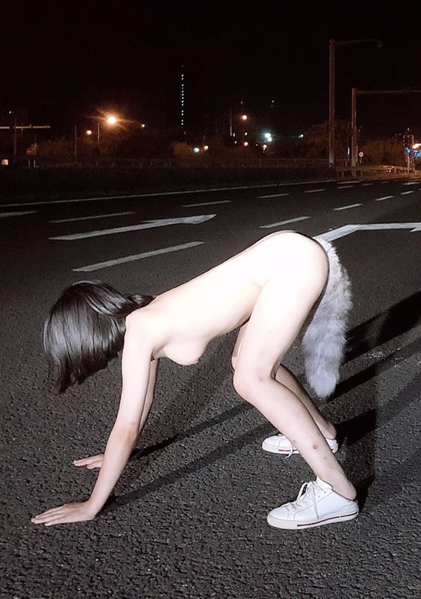 今天露出新姿势，评论“学”我教你怎么在公共场合玩得更刺激！ https://t.co/aGNXZHDZwd