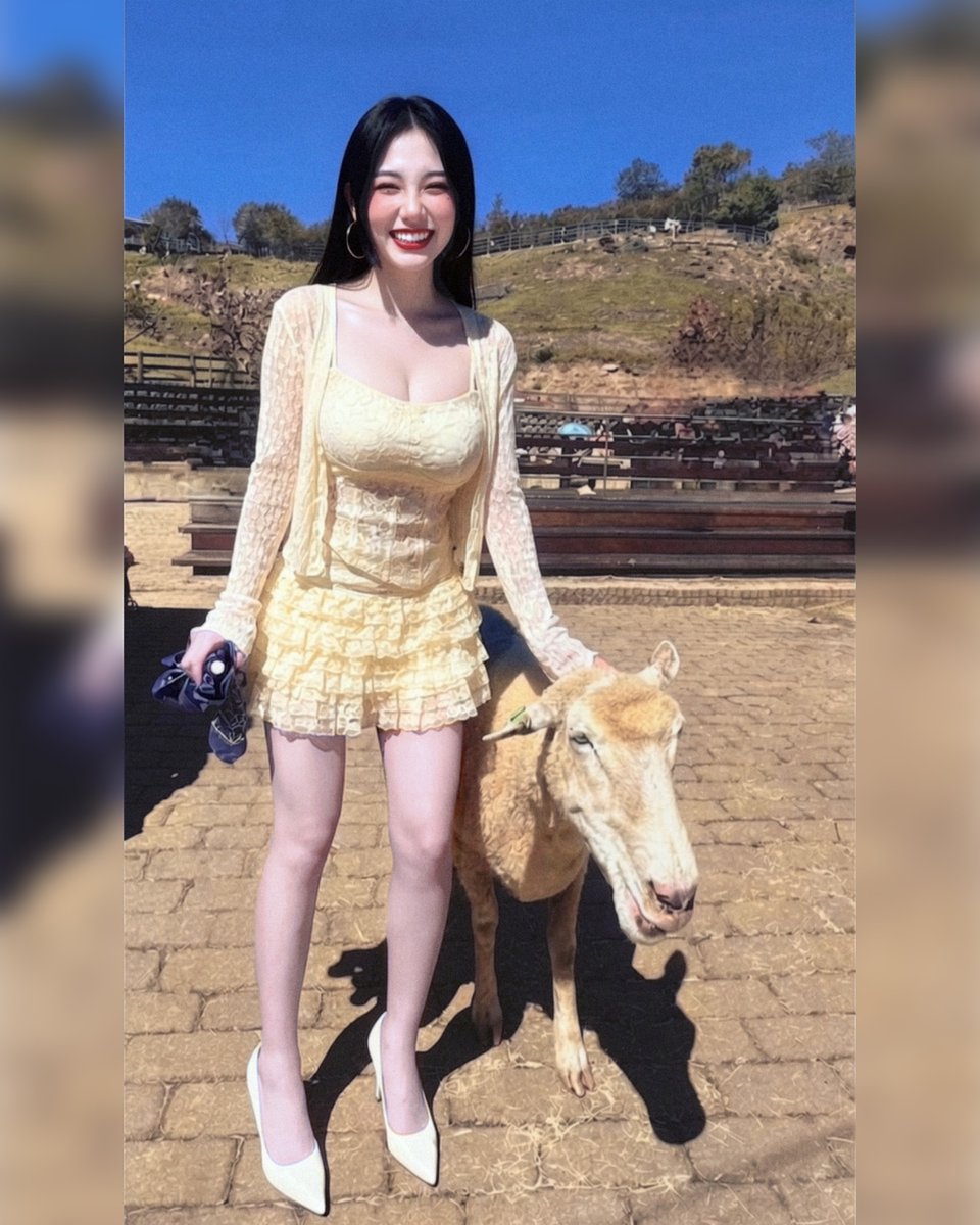 全台灣大概也只有我這麼笨會穿細高跟來青青草原吧🤦‍♀️🤦‍♀️🤦‍♀️ https://t.co/ZTbaIVLY6T