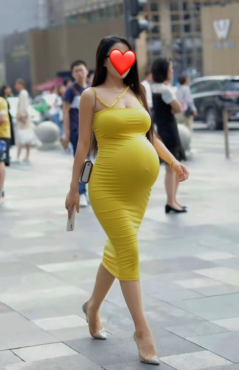 在大街上碰到这么辣的孕妇 你也会像后面那个男孩一样盯着妈妈的屁股吗 https://t.co/CNrvLnQz5Y