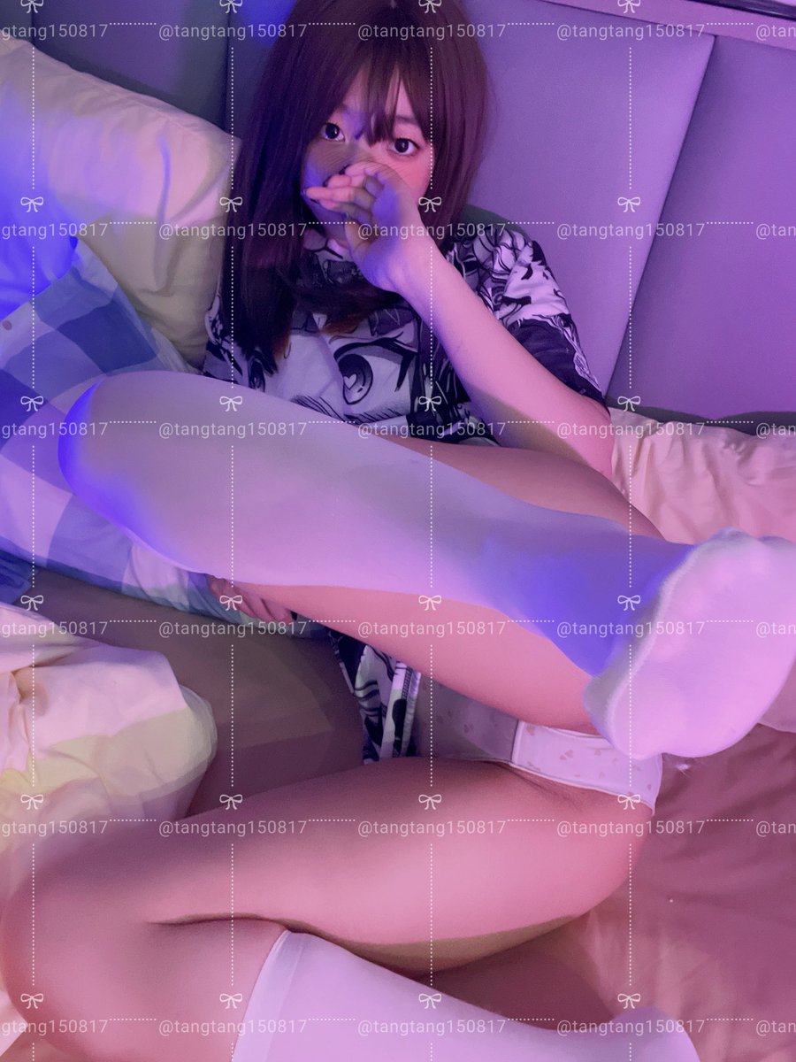 白色雪糕 #足控

@sktworel 
@sktwolris 
@sktwober 
@sktwobba https://t.co/6xUq8ZugY4