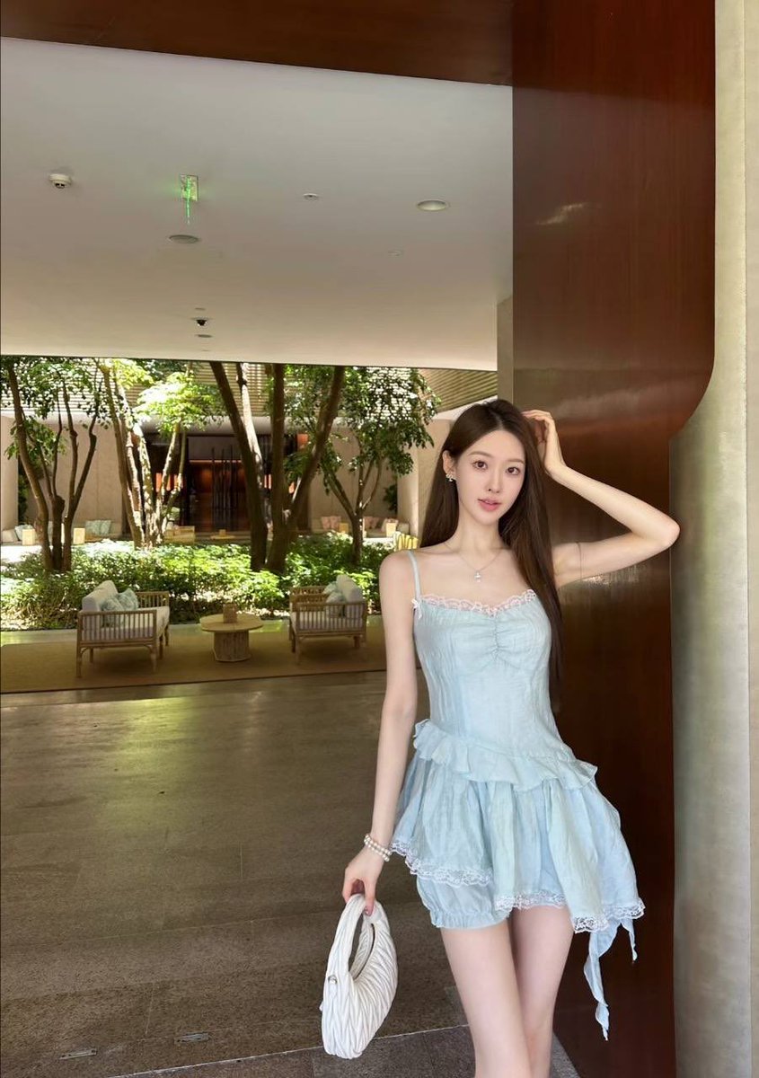 沪5⬆️
04
176
94
C
初恋女友感天然无整 情商高有礼貌 活泼开朗 
🔆爱好：滑雪🎿绘画🎨跳舞
🔆A4腰 筷子腿  皮肤超白 上↓超嫩 超滑腻

门槛100备注zfb口令🧧添加
🛰️：wang111jp
🐧：2579029485
✈️选妃频道：https://t.co/qWSCFWaVl3 https://t.co/7FjqrtyEIX