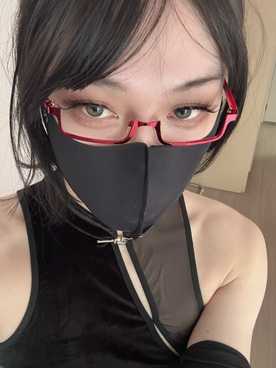 小男女孩展示肉体中😋
（可恶的丁字裤这时候歪了）
#男娘 #伪娘 #肉便器 #黑丝 #雌堕 https://t.co/UAMWmwjhrO