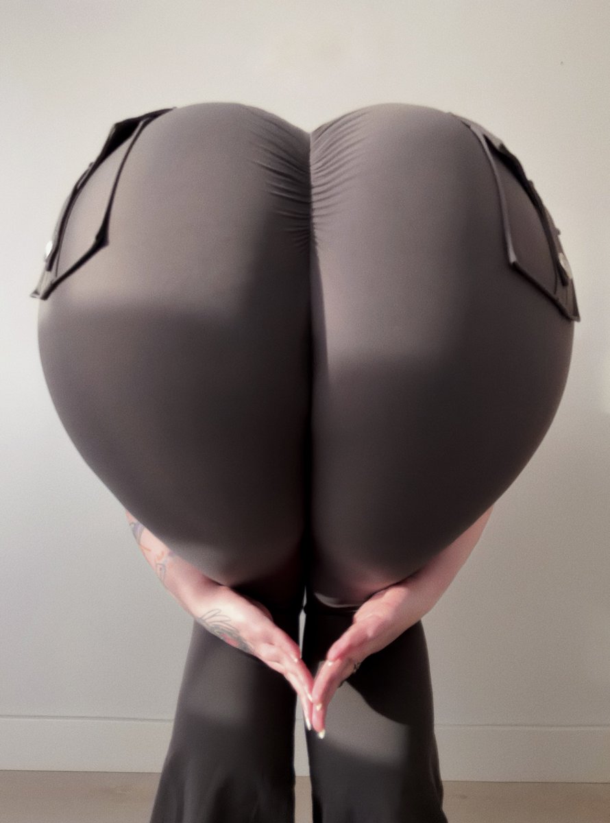 BOOBA vs BOOTY 💜
which team are you on?? :3

BOOBА – like
BOOTY – repost https://t.co/V95LSFZe4S