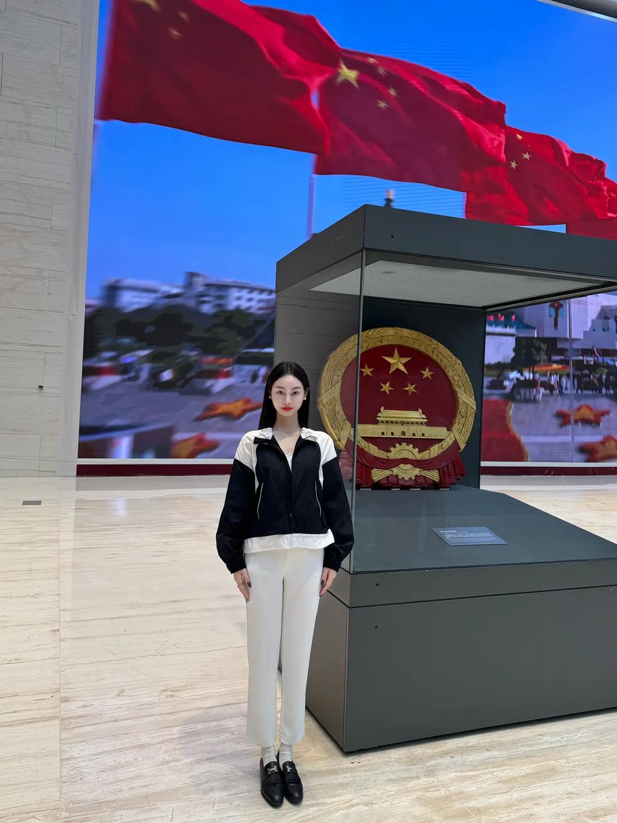 爱就一个字 https://t.co/EqJVZTVl9V