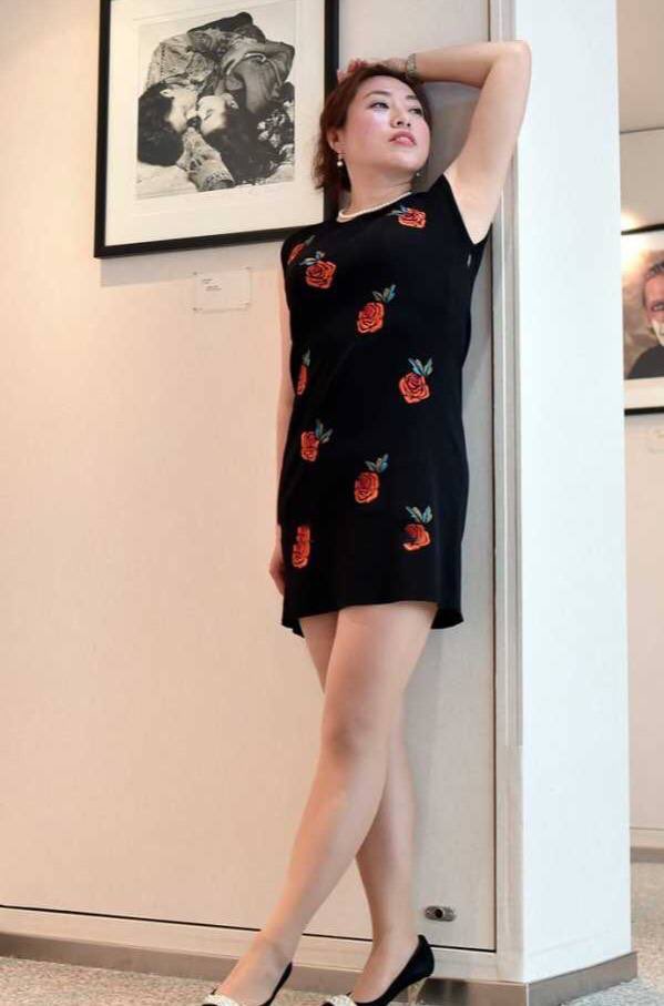 丰满的熟女大姐迷情妩媚，身材超好美腿迷人魅惑 https://t.co/8dhHJjwyGJ