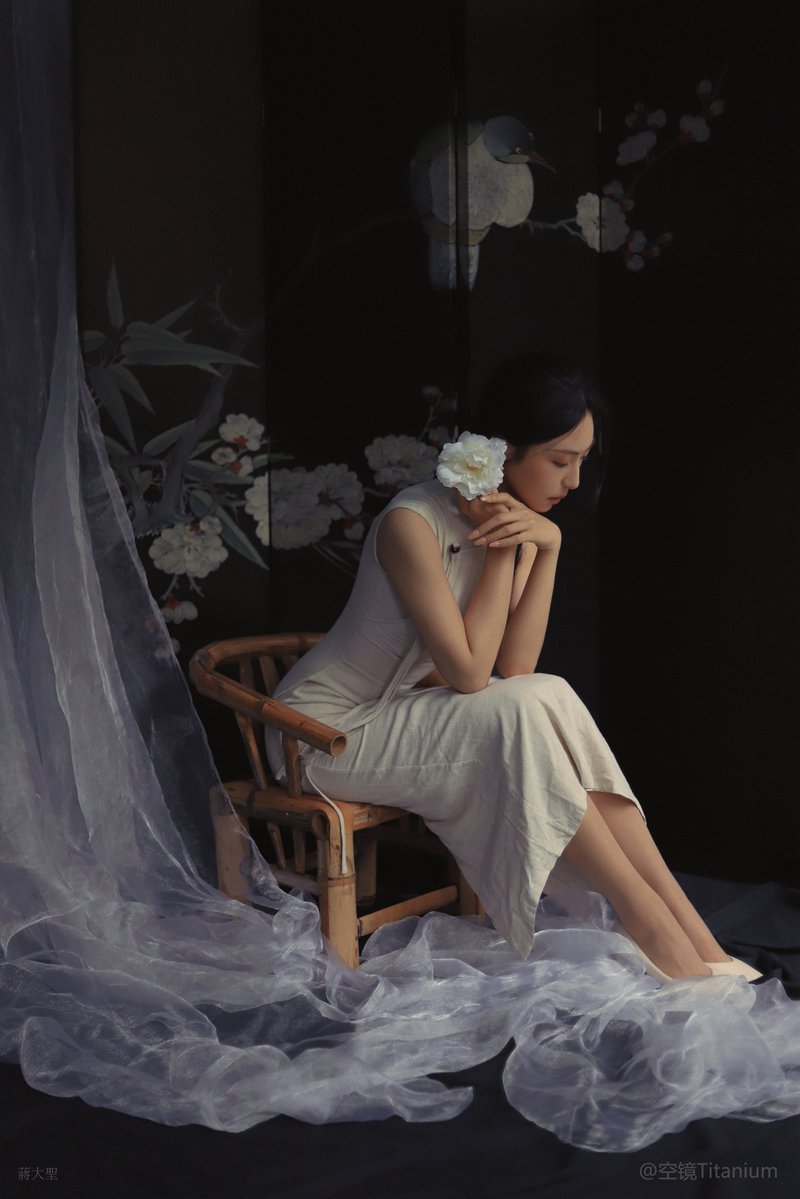 “秀眼栖枝，清颜雅韵” https://t.co/mOFGnZ2lwg