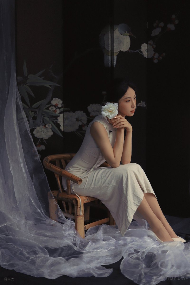 “秀眼栖枝，清颜雅韵” https://t.co/mOFGnZ2lwg