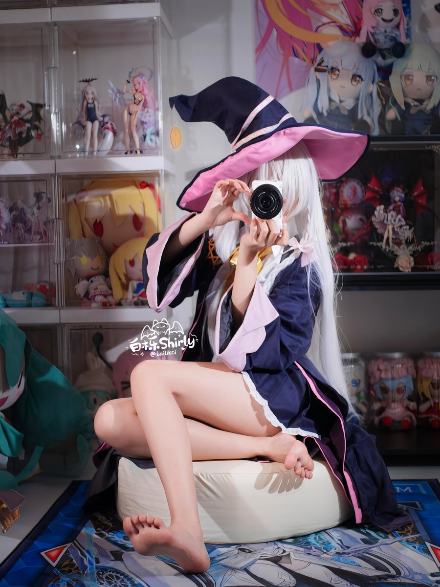 小丽比小美成绩好，然后小美和小丽作业相似度极高😇，小美被老师怀疑抄作业，挨骂了，这时候小美认为小丽太坏了居然和她作业一样(确实抄了)，明明我更牛逼！(小美自认的)孩子们我是小丽我应该怎么办😇 https://t.co/FTkFPEpGQT