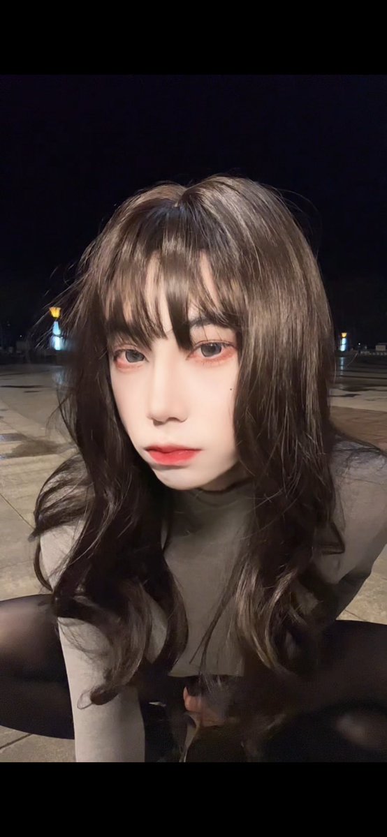 晚上还有不少人呢，兴奋的牛牛直流口水😋
#伪娘 #男の娘 #sissy #露出 #丝袜 https://t.co/T3vkFvTOm8