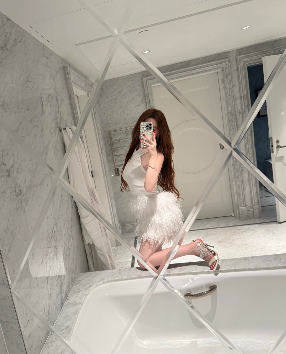 小红书违规了发不出...

昨晚内🐍第一视角，❤️真发~不发是小狗 https://t.co/Pxq48hqESG