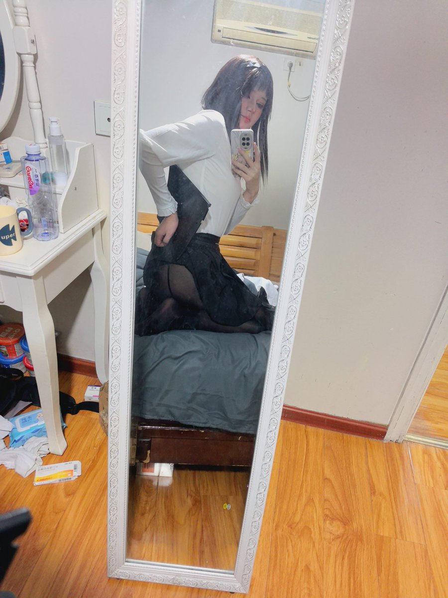 耄耋家新陪玩哦-清纯的水
这个宝宝真清纯嘛，我不好说，反正很可爱qwq，而且舟ip出的也很多，很外向很擅长聊天，说话可爱哦，大声说话就像元气小猪一样。技术感觉也不错哦，打游戏时候带主包吃饱饱了，跟这种小男娘打游戏呀，随意调戏还能害羞着不知道怎么办呢
想点看主包详情
#男娘 #伪娘 https://t.co/SzJJfNSoGA