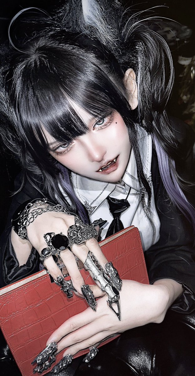 ギャンブラー人外猫 https://t.co/OTnkTLYaRN