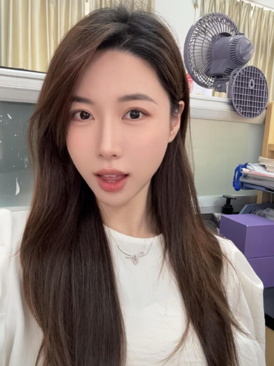 白天解风情，晚上有韵味，让人迷恋又沉醉。大风吹倒梧桐树，唯有老师拿不住。想被我上课吗？想的话私信我！同城可以线下约！希望在推特会有一场浪漫的邂逅～ https://t.co/KRmlh474LX