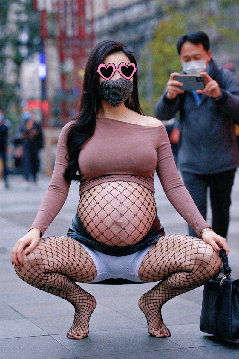 谁帮我把后面那个男人p掉 https://t.co/bVKyPMFEOY