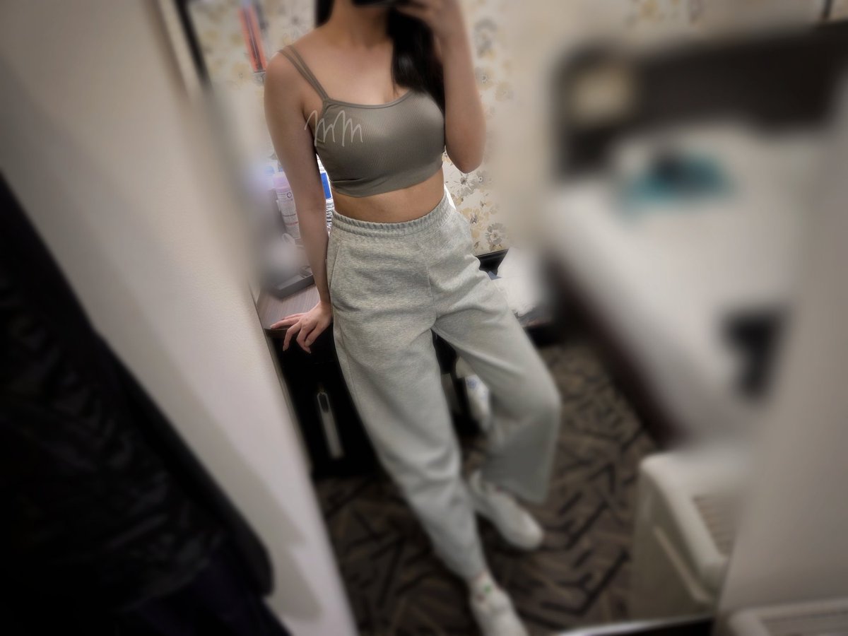 希望這趟回台灣可以維持一樣的身材回來日本
回台灣也會乖乖上健身房的👉🏻👈🏻 https://t.co/IEVnkOIcAH